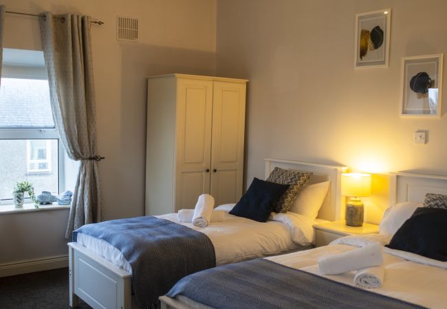 Rent by room in Kinlough - The CourtHouse triple Bedroom Rent by room in Kinlough - The CourtHouse triple Bedroom