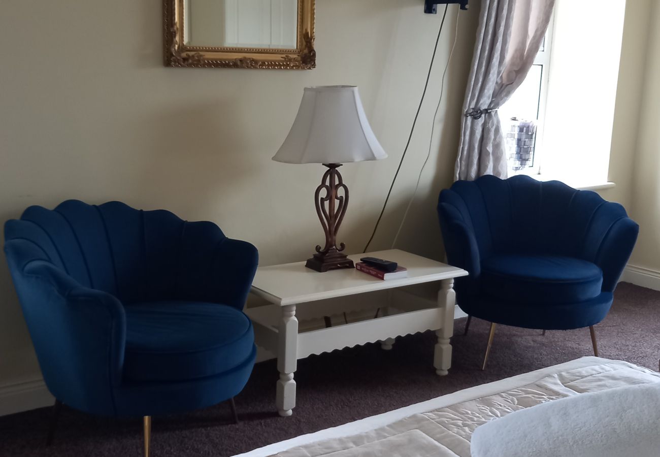 Rent by room in Kinlough - The CourtHouse triple Bedroom