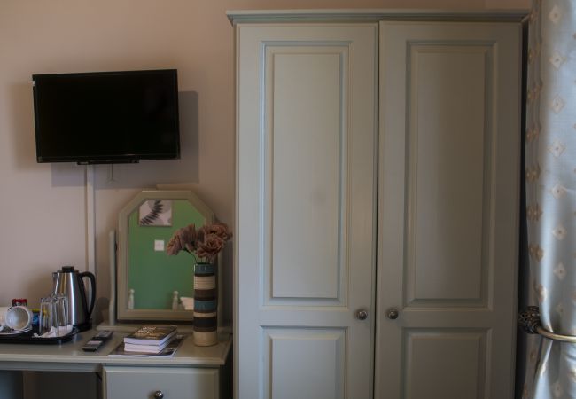 Rent by room in Kinlough - The CourtHouse twin Bedroom Rent by room in Kinlough - The CourtHouse twin Bedroom