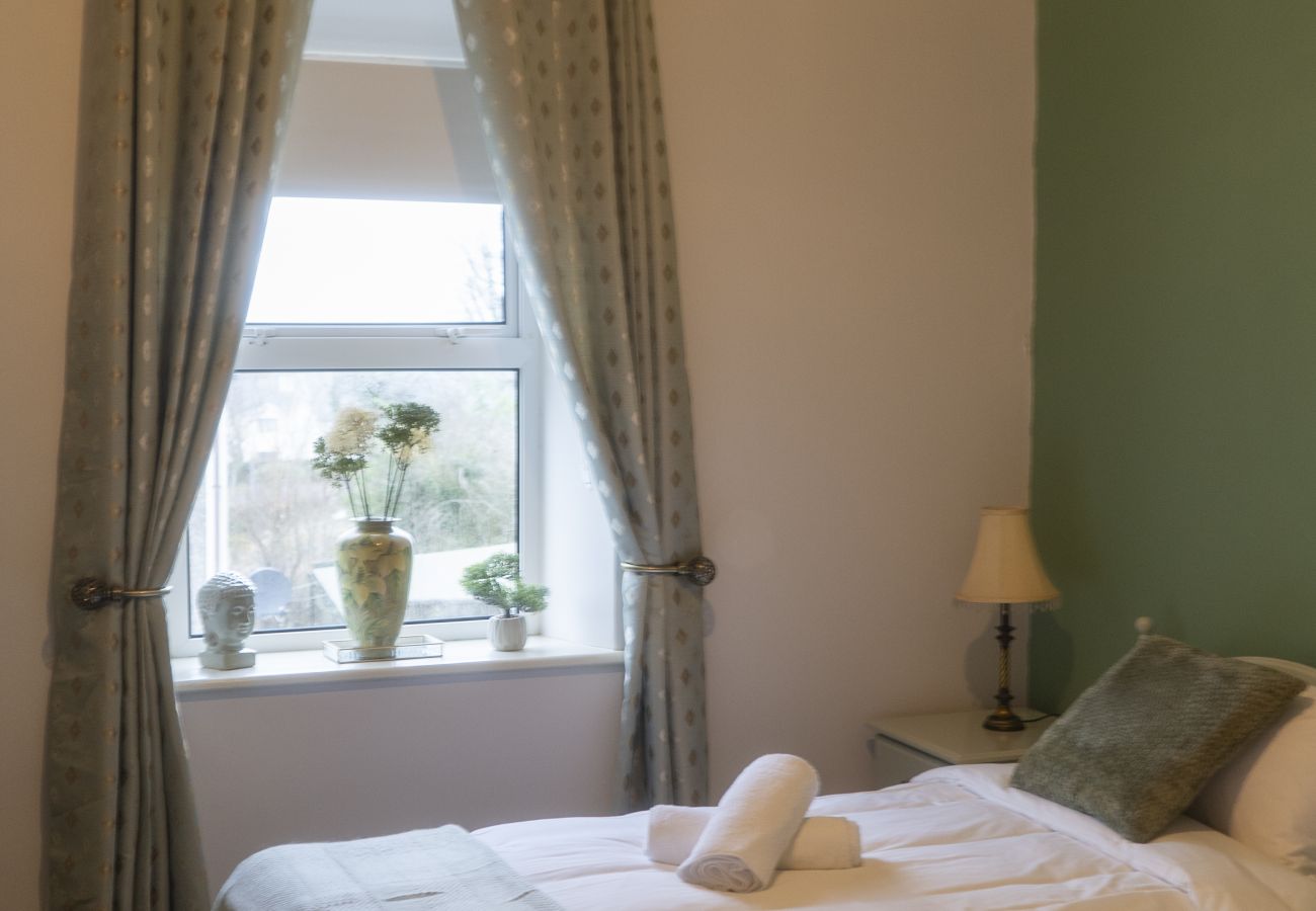 Rent by room in Kinlough - The CourtHouse double Bedroom