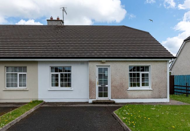 Bungalow/Linked villa in Bundoran - Bunholvil 2bed. x1 night